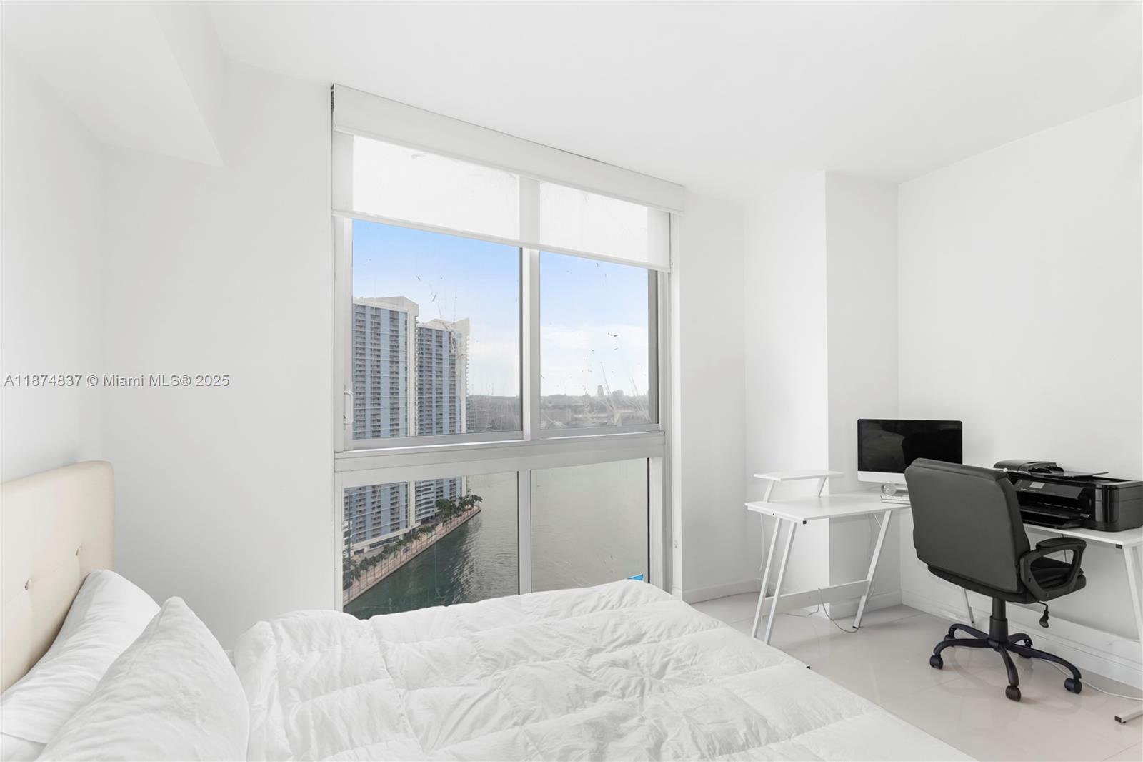 image Iconbrickell Condo No 112