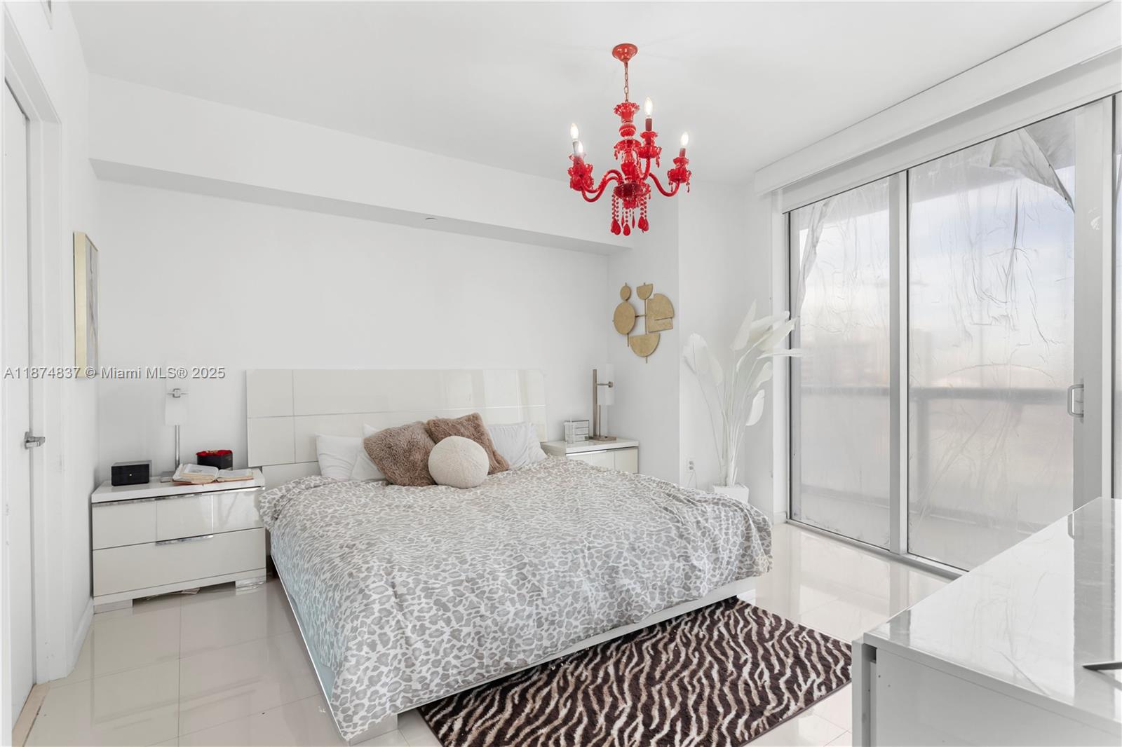 image Iconbrickell Condo No 115