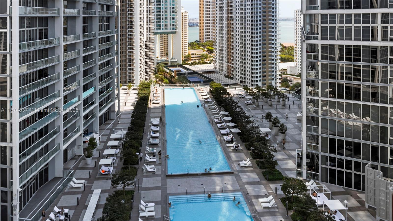 image Iconbrickell Condo No 121