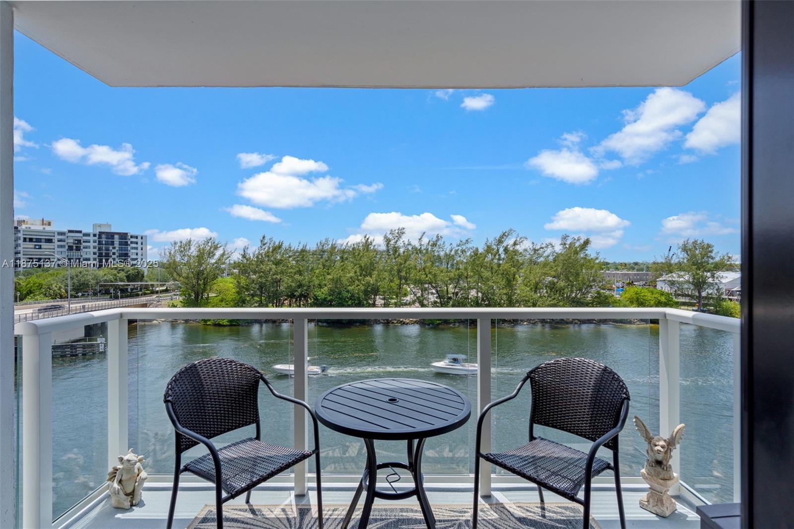 1401 N Riverside Dr #604