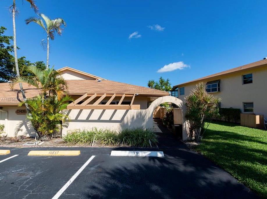 13406 Sabal Palm Ct #B