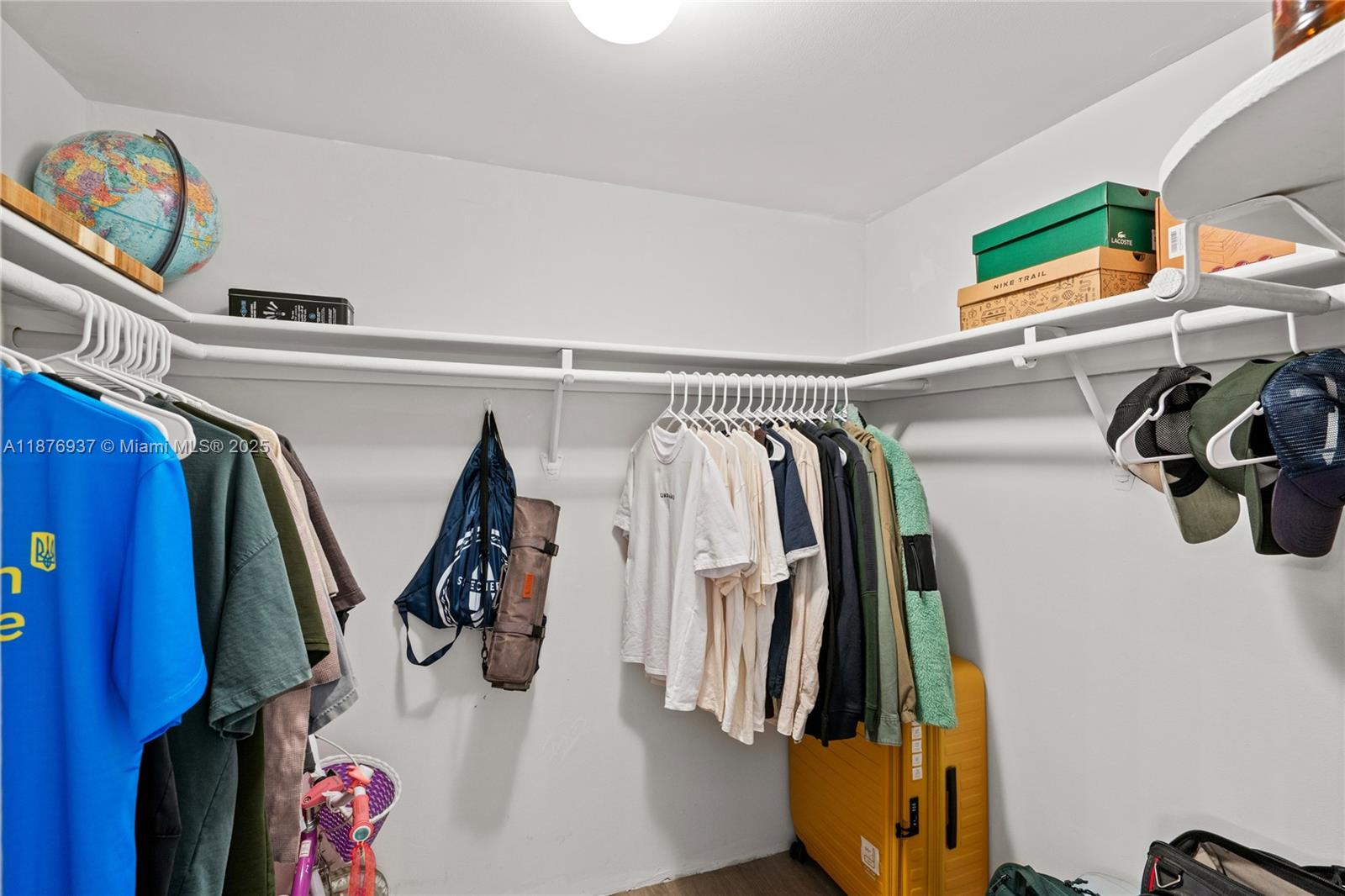 image Arlen House East Condo14