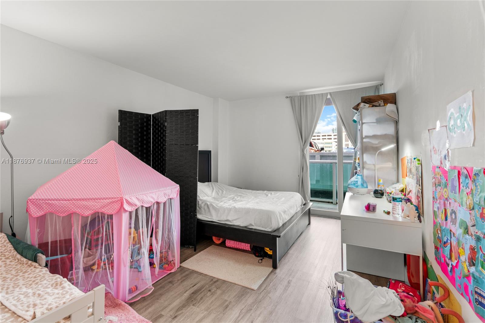 image Arlen House East Condo17