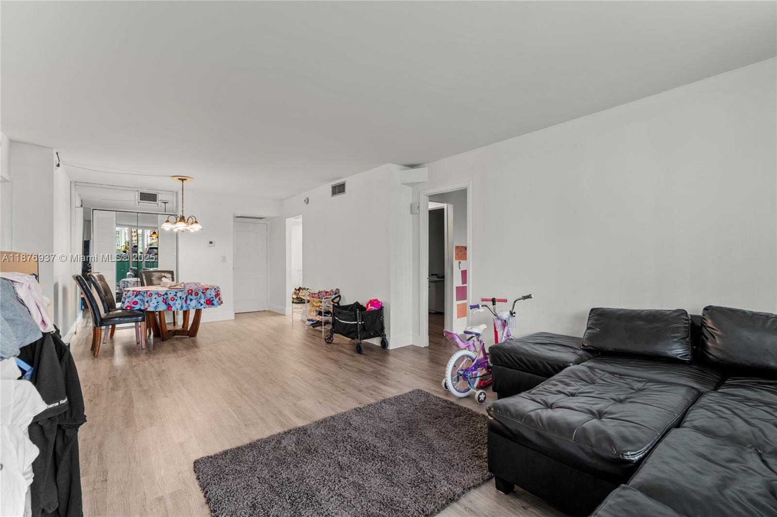 image Arlen House East Condo1