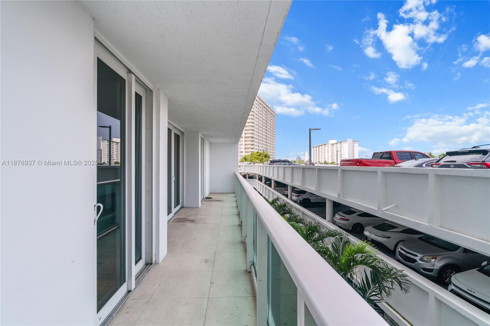 image Arlen House East Condo22