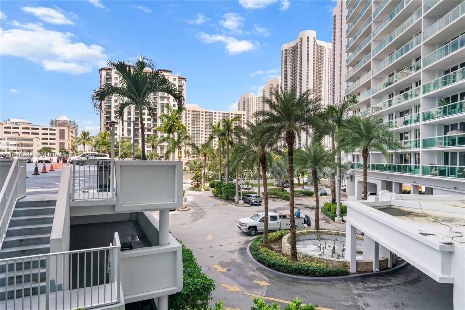 image Arlen House East Condo24