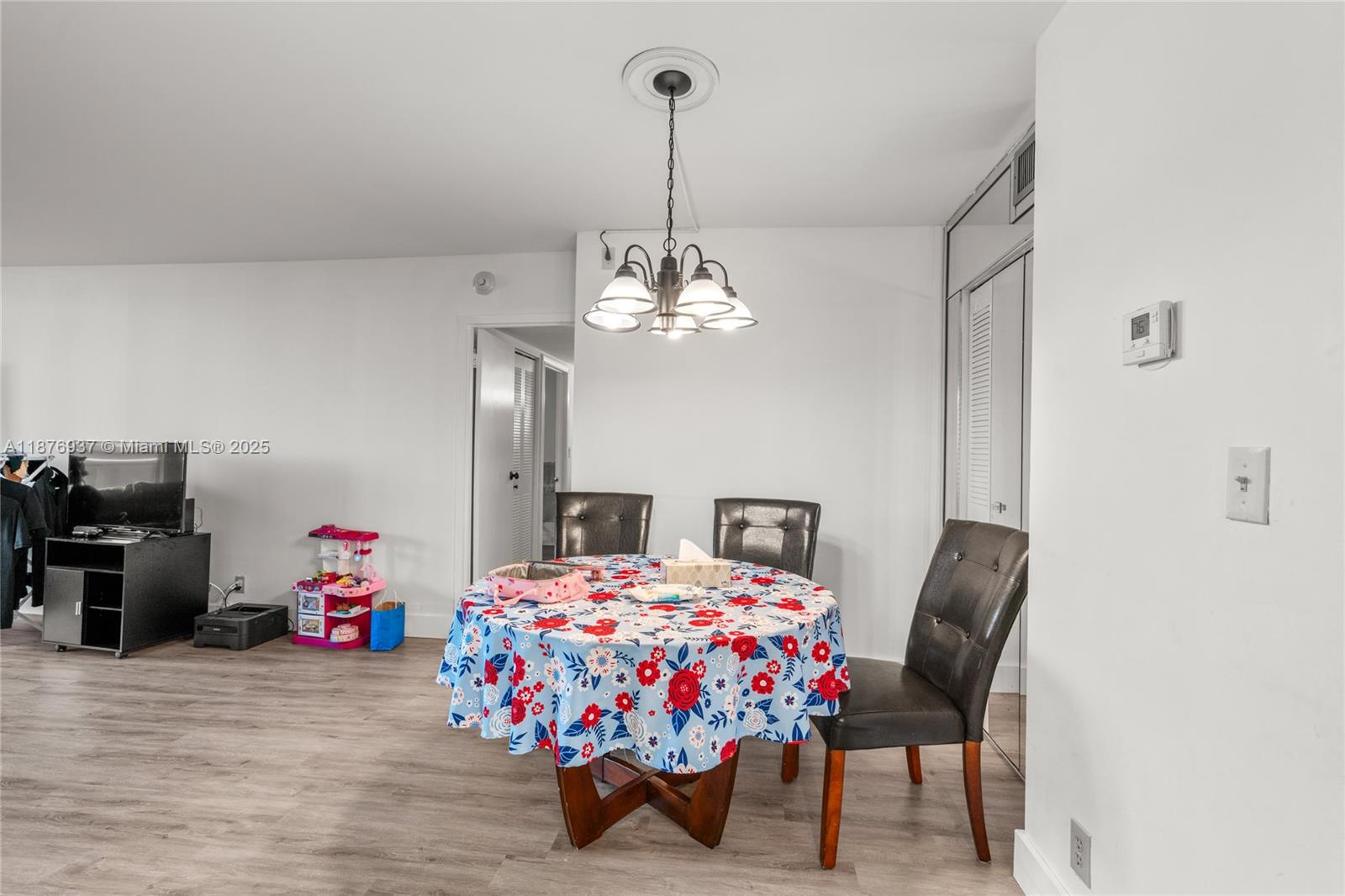 image Arlen House East Condo2