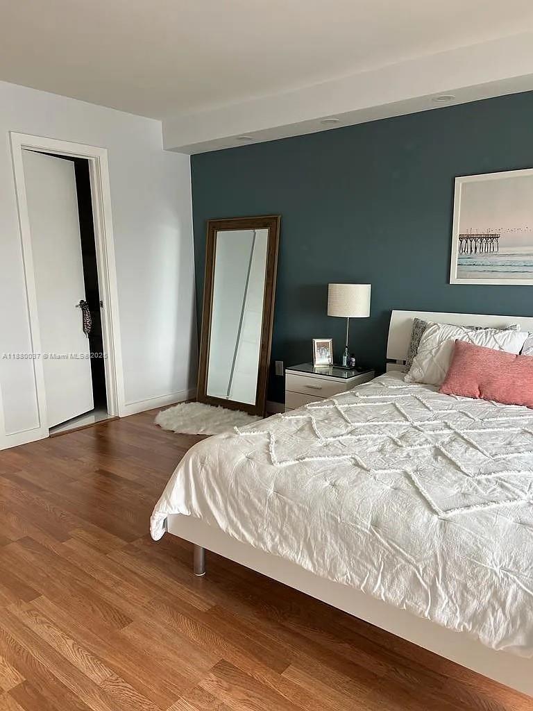 2350 NE 135th St,North Miami, FL 33181