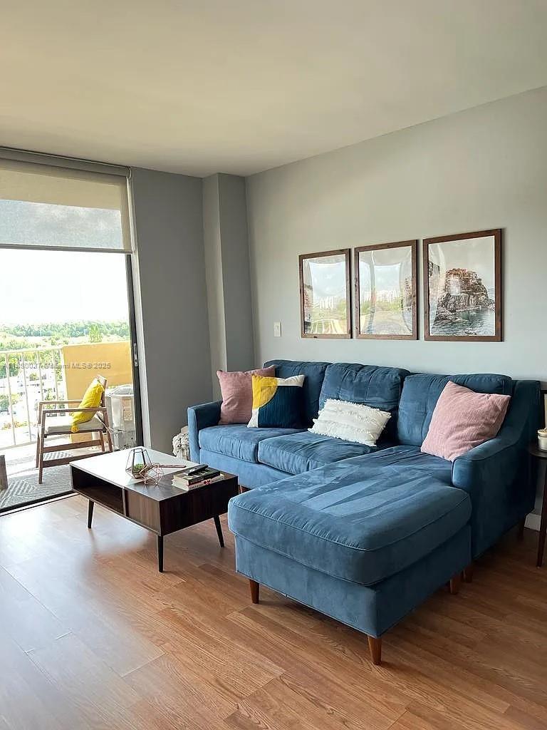 2350 NE 135th St,North Miami, FL 33181