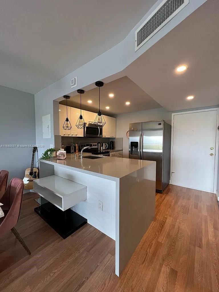 2350 NE 135th St,North Miami, FL 33181