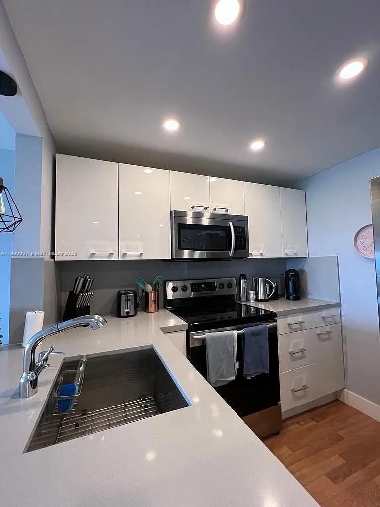 2350 NE 135th St,North Miami, FL 33181