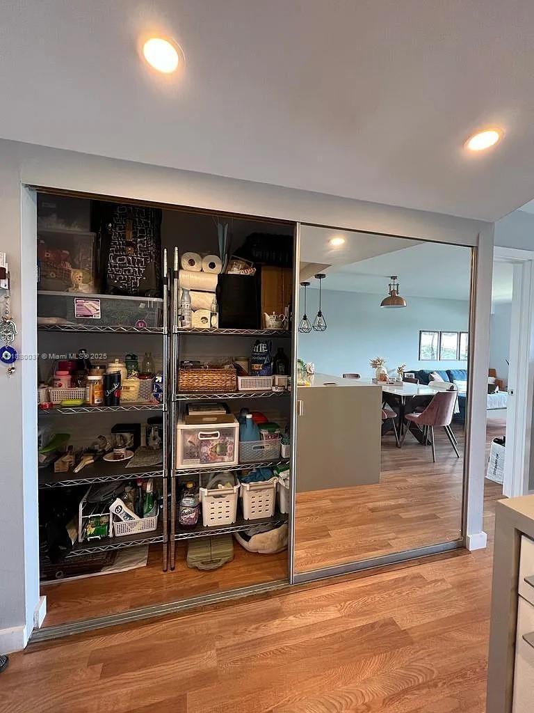 2350 NE 135th St,North Miami, FL 33181