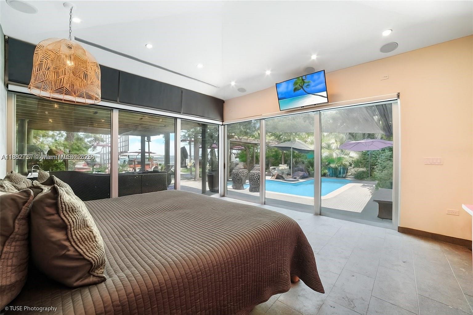 2440 N Shore Ter Miami Beach, FL 33141