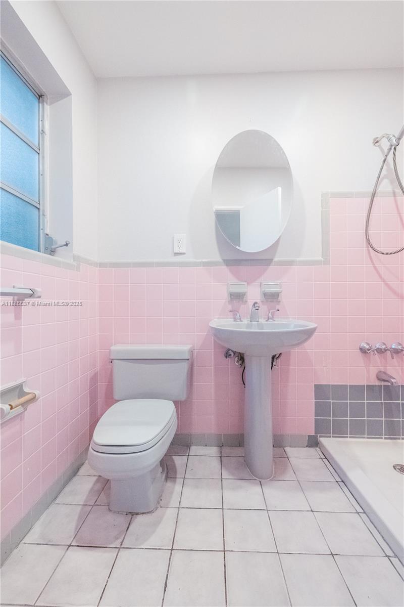 5600 San Vicente St Coral Gables, FL 33146