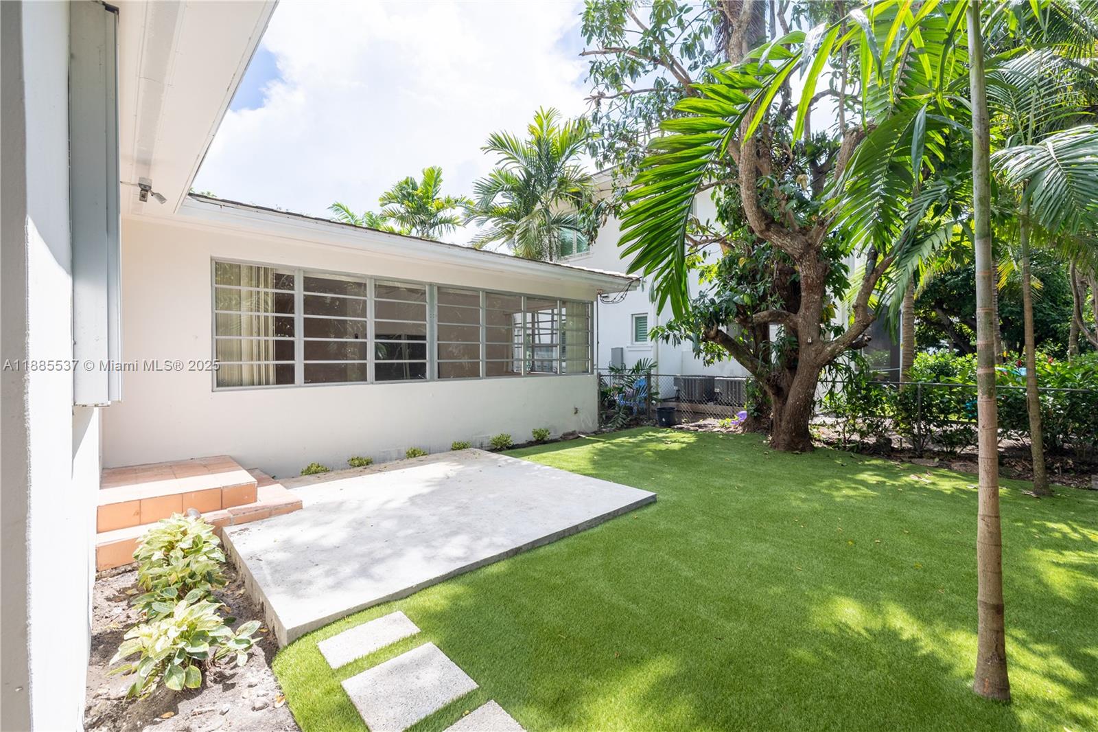 5600 San Vicente St Coral Gables, FL 33146