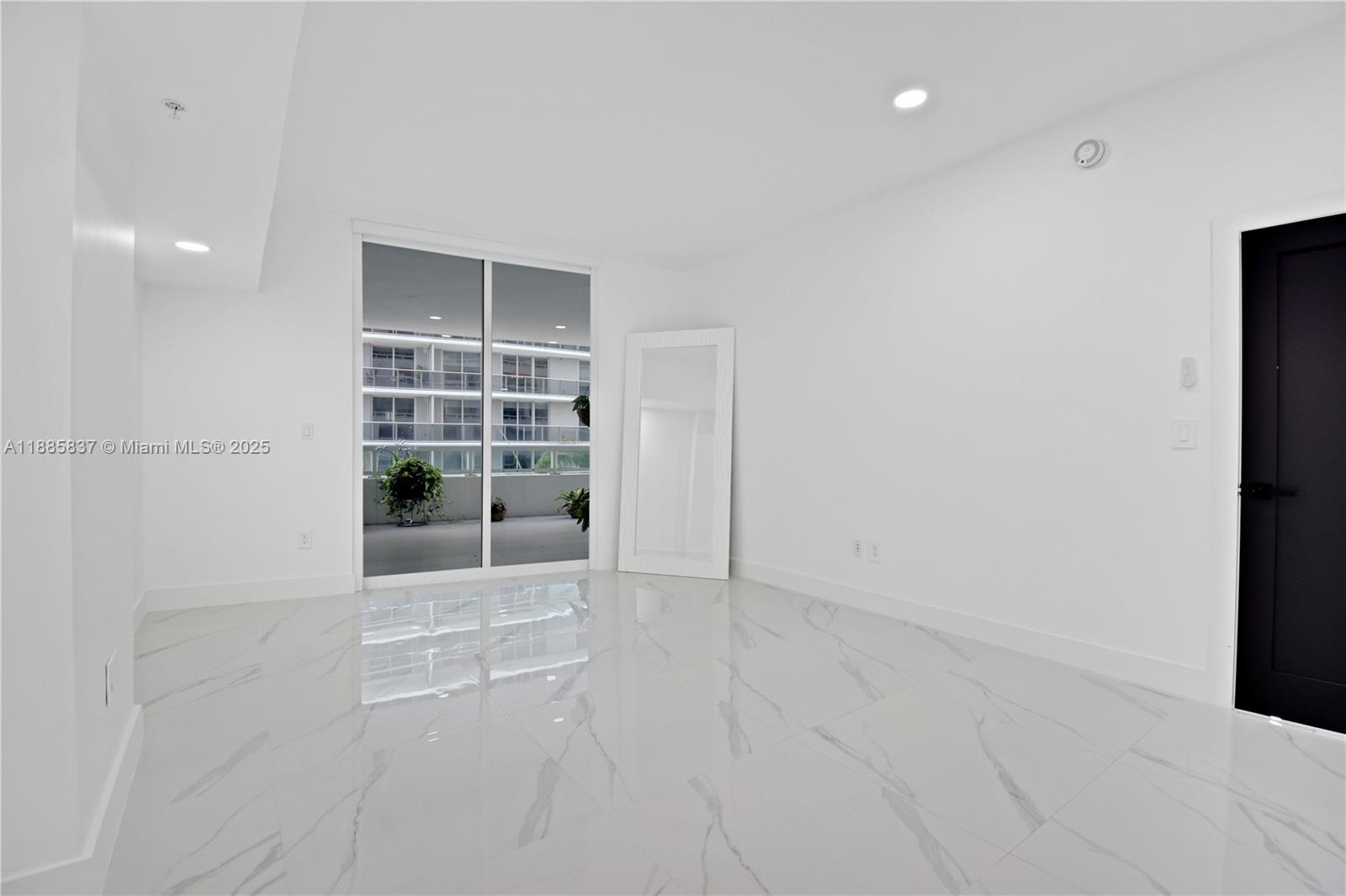 image 1800 Club Condo19