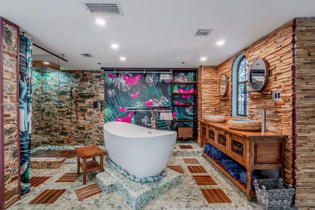 100 Jefferson Ave #10012 Miami Beach, FL 33139