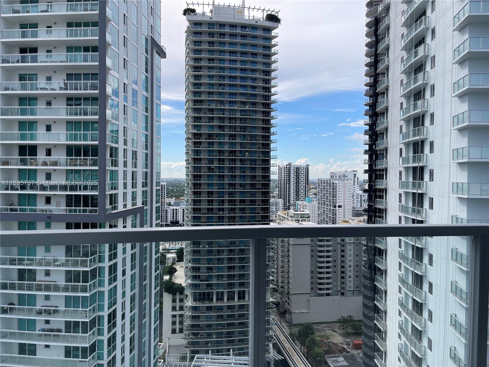 1060 Brickell Ave #2413