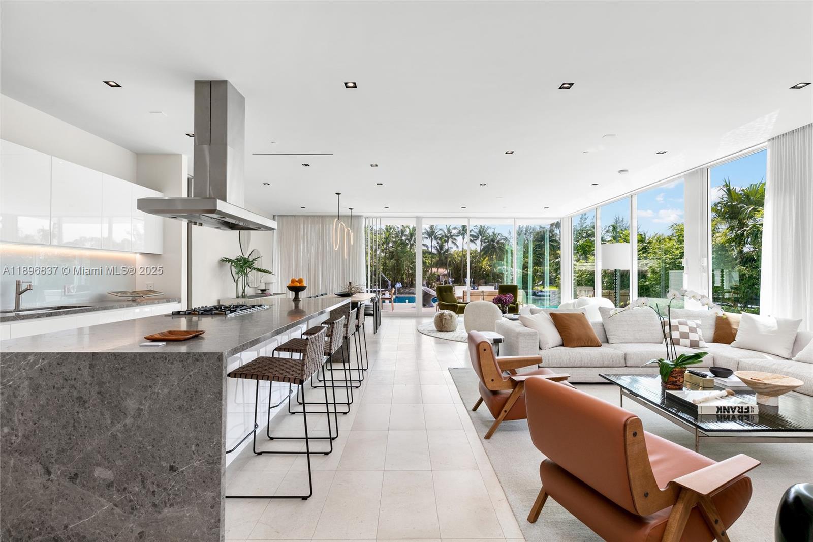 1081 W 48th St #N01 Miami Beach, FL 33140