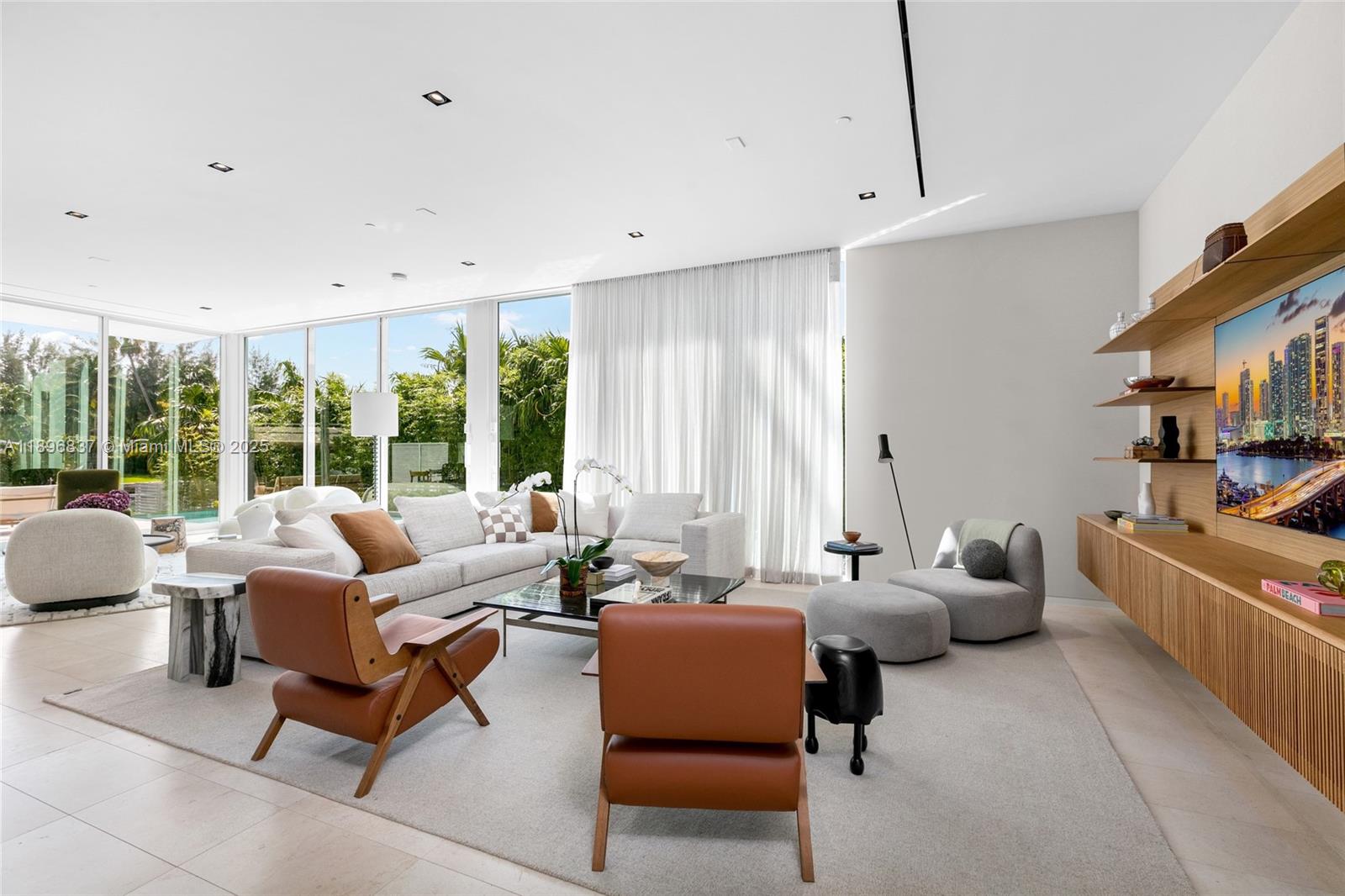 1081 W 48th St #N01 Miami Beach, FL 33140