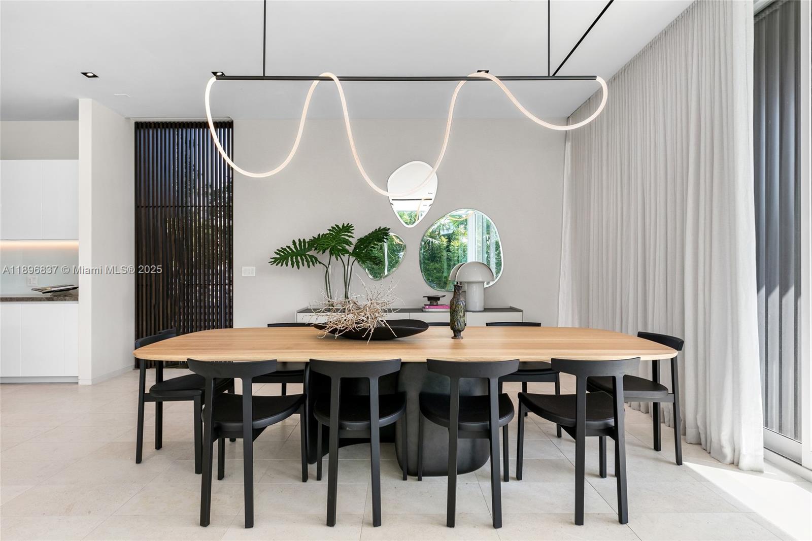 1081 W 48th St #N01 Miami Beach, FL 33140