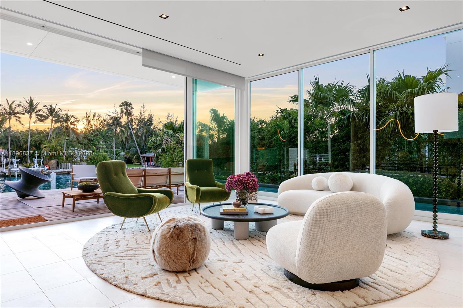 1081 W 48th St #N01 Miami Beach, FL 33140