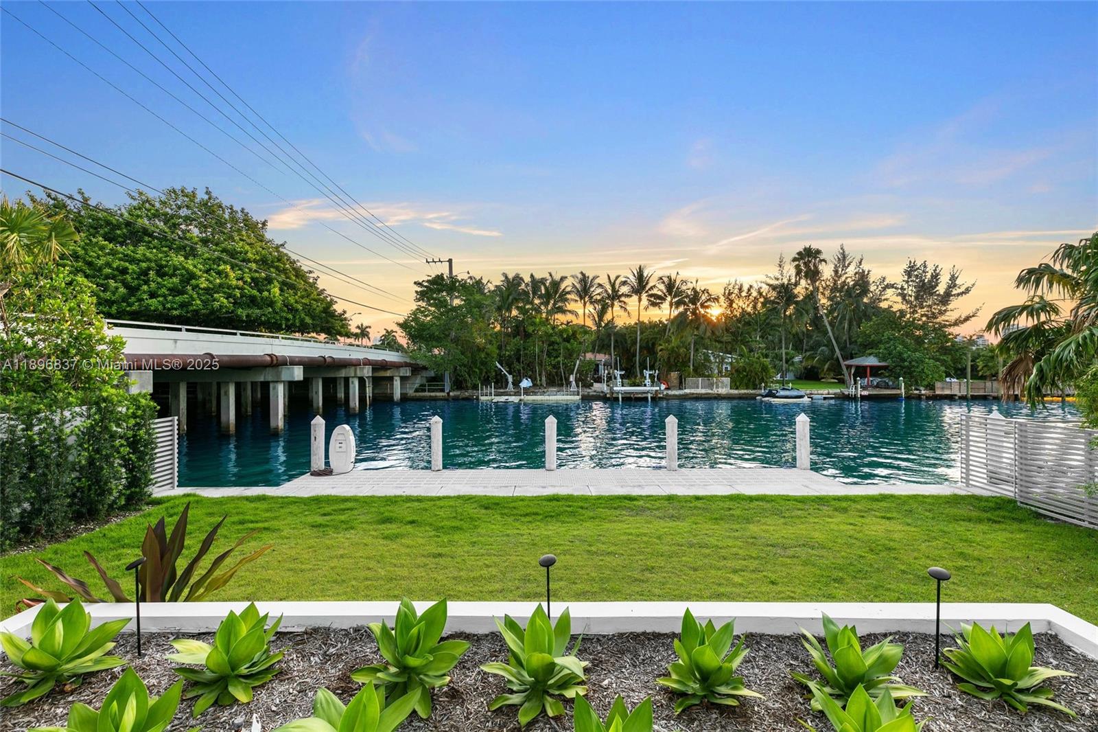 1081 W 48th St #N01 Miami Beach, FL 33140