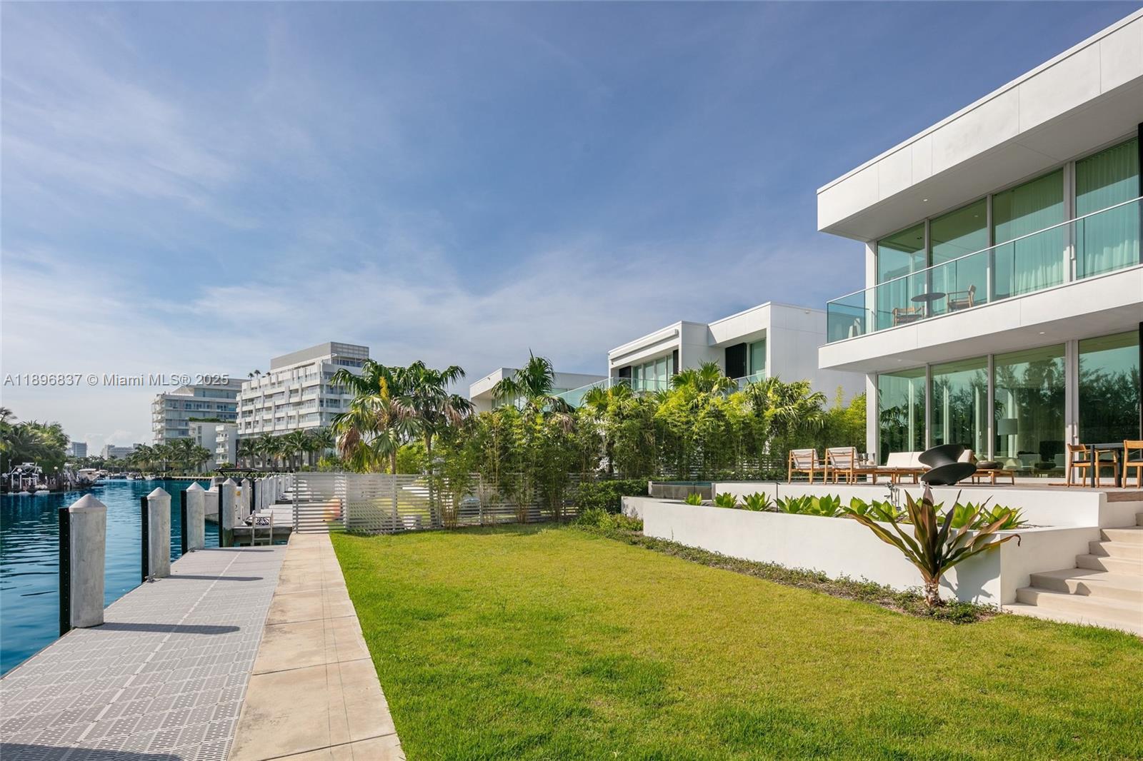 1081 W 48th St #N01 Miami Beach, FL 33140