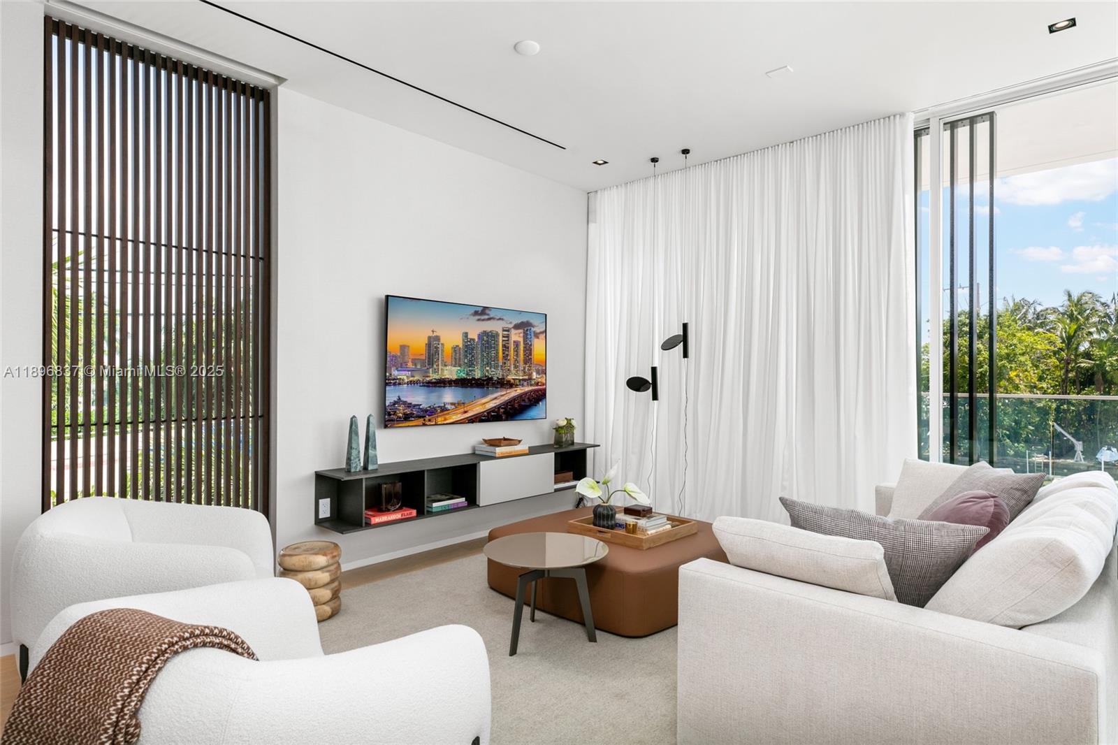 1081 W 48th St #N01 Miami Beach, FL 33140