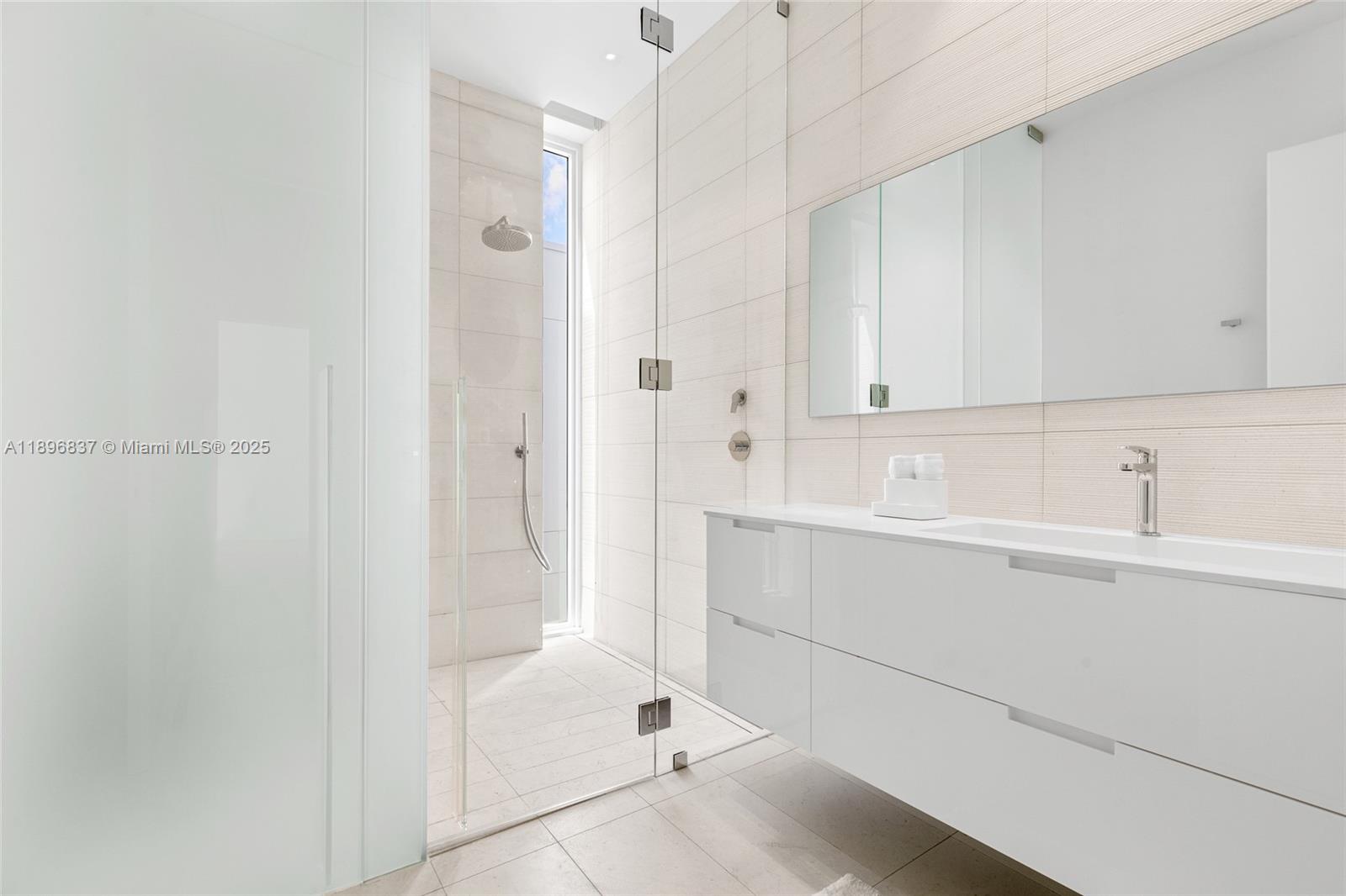 1081 W 48th St #N01 Miami Beach, FL 33140