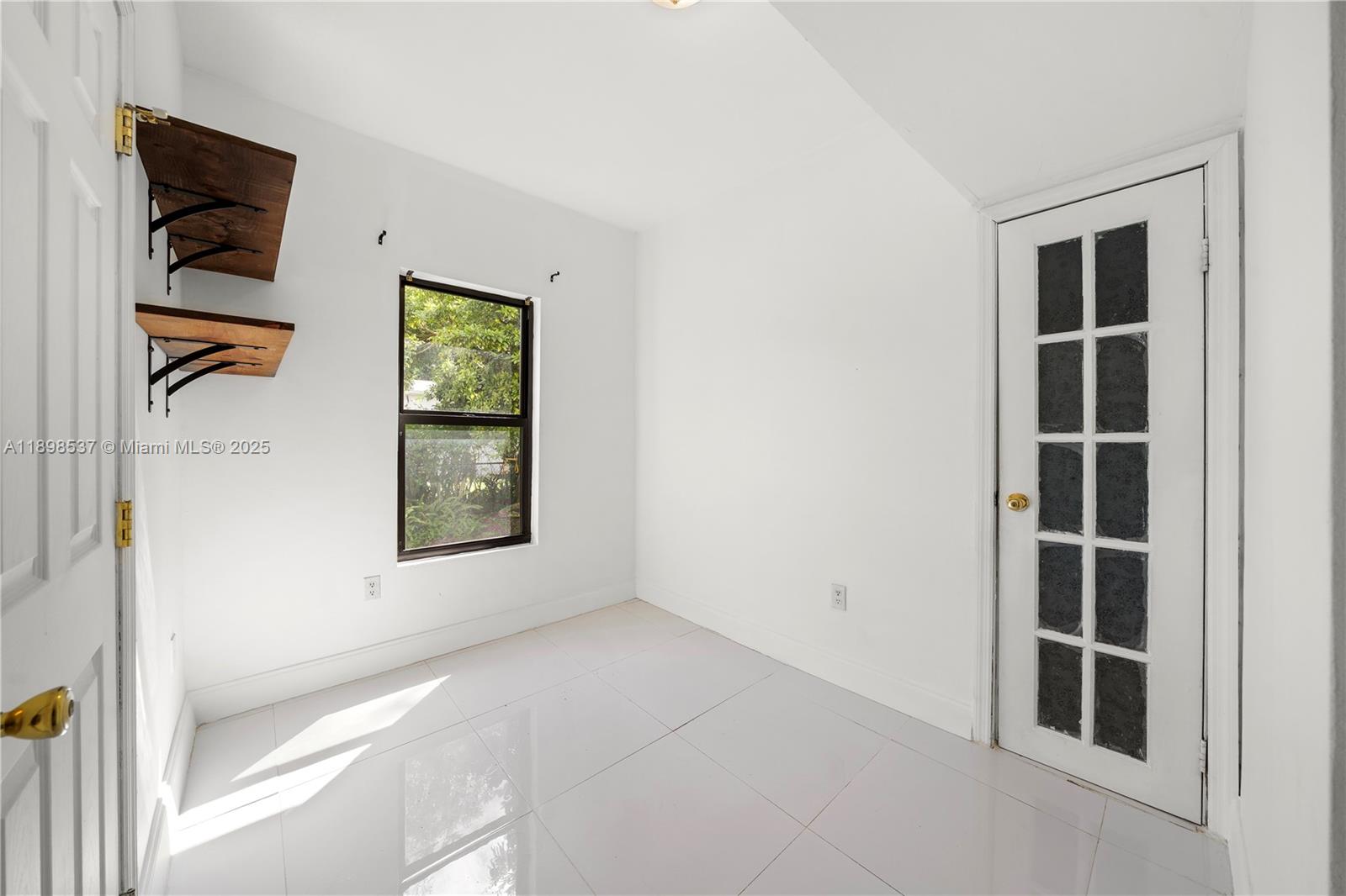 472 NE 130th St North Miami, FL 33161