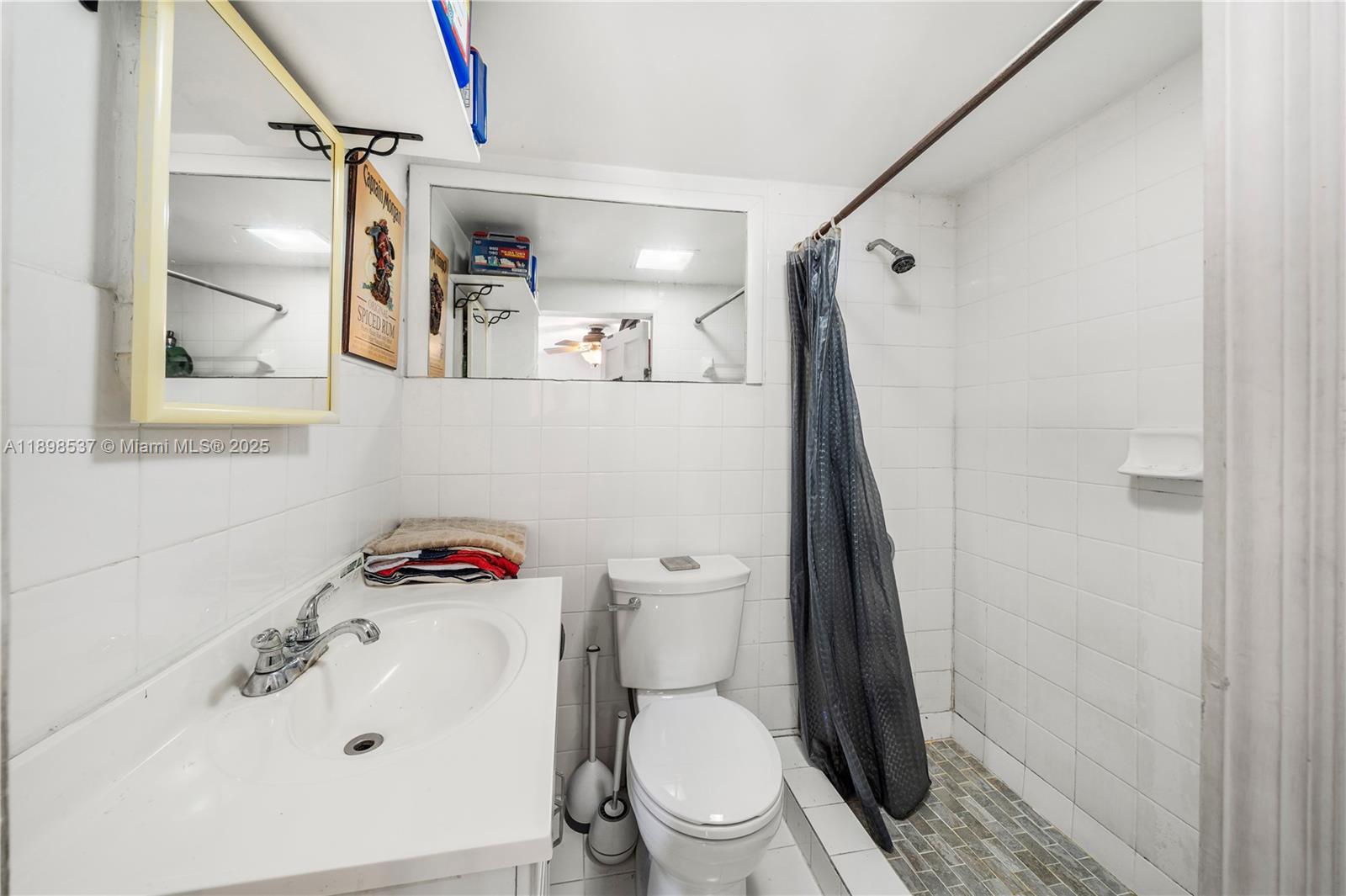 472 NE 130th St North Miami, FL 33161