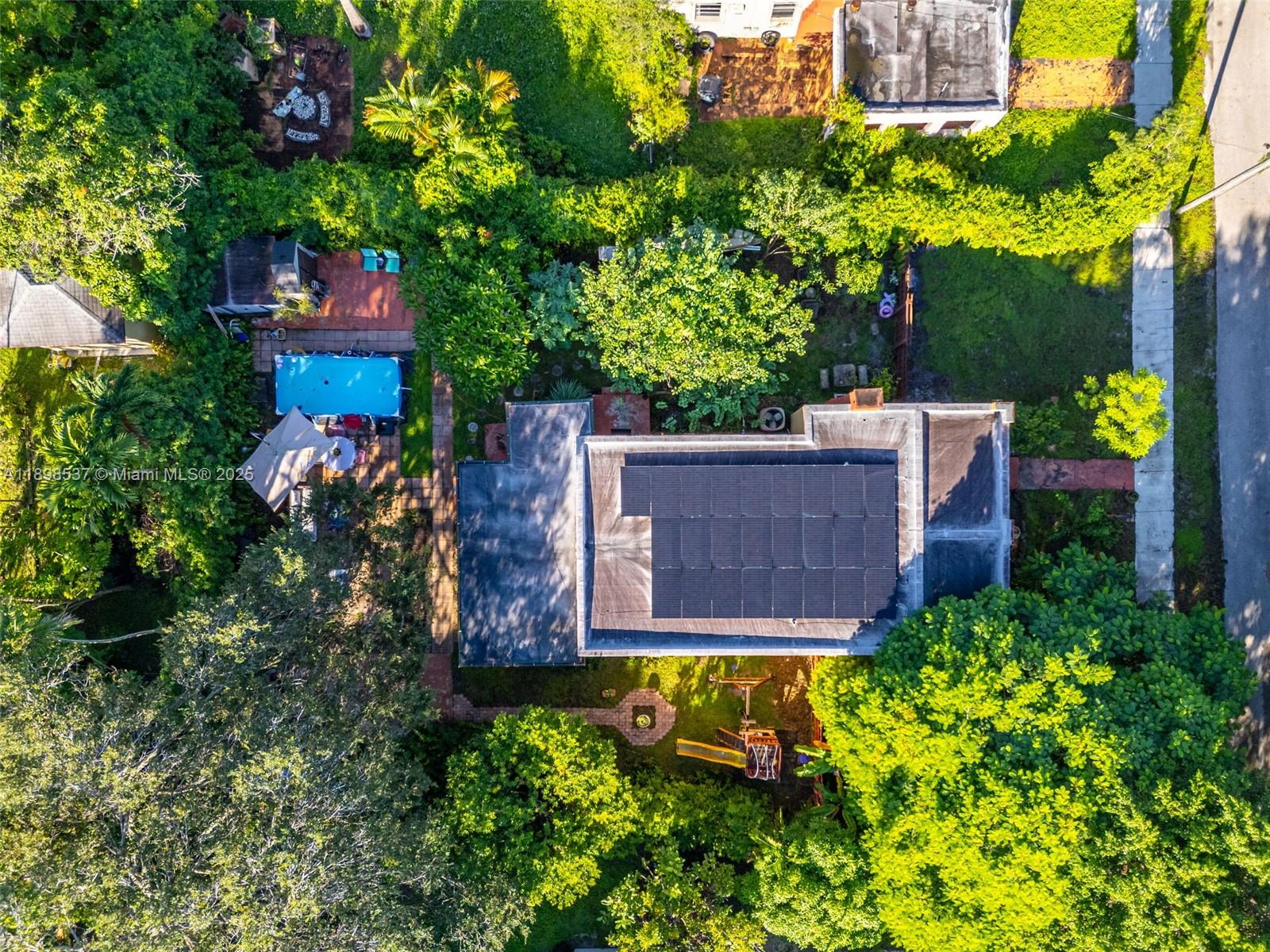 472 NE 130th St North Miami, FL 33161