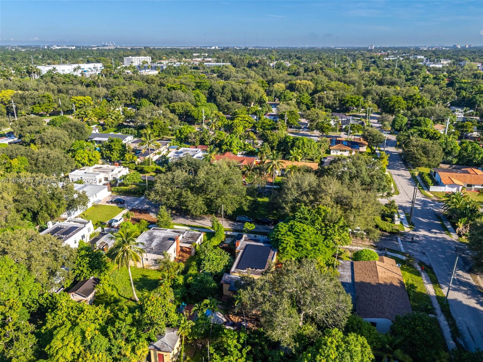 472 NE 130th St North Miami, FL 33161