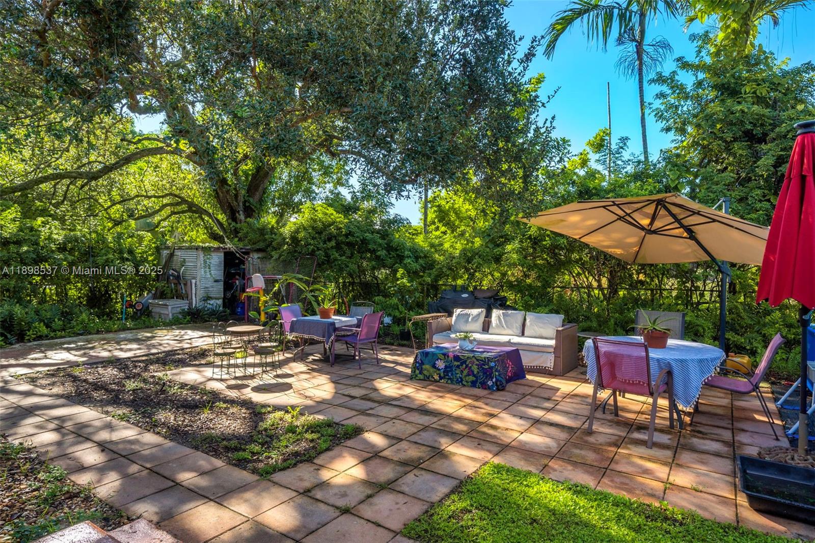 472 NE 130th St North Miami, FL 33161