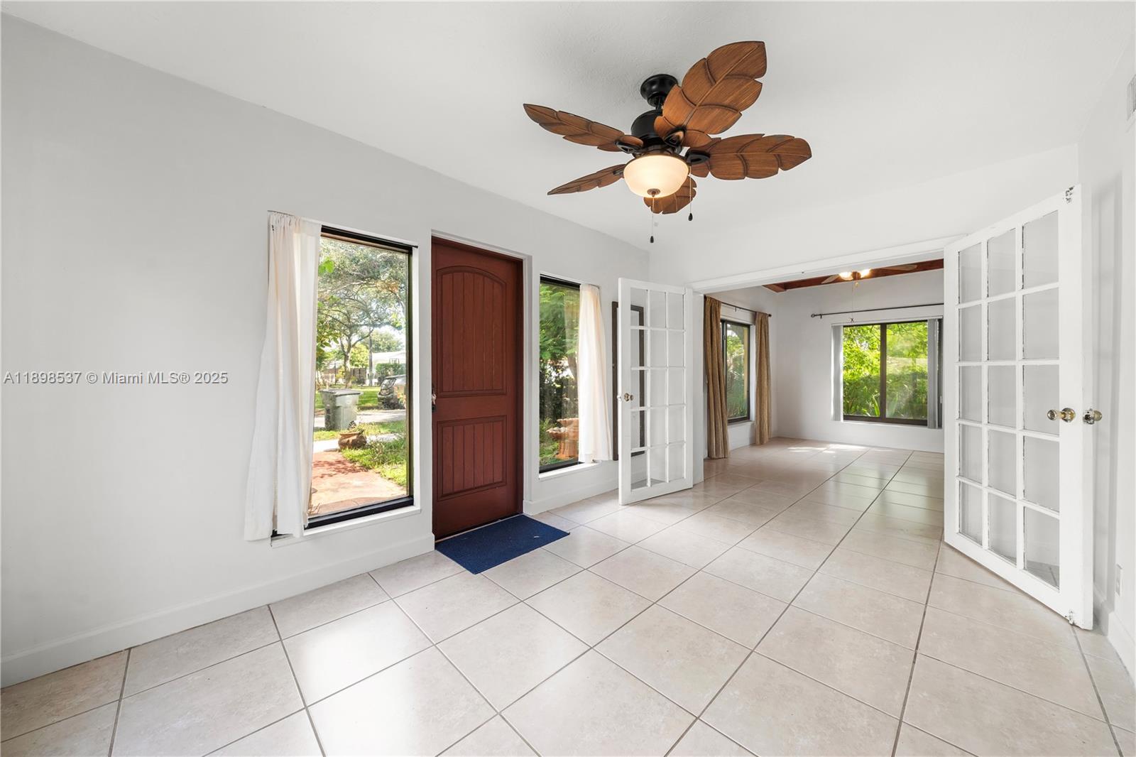 472 NE 130th St North Miami, FL 33161