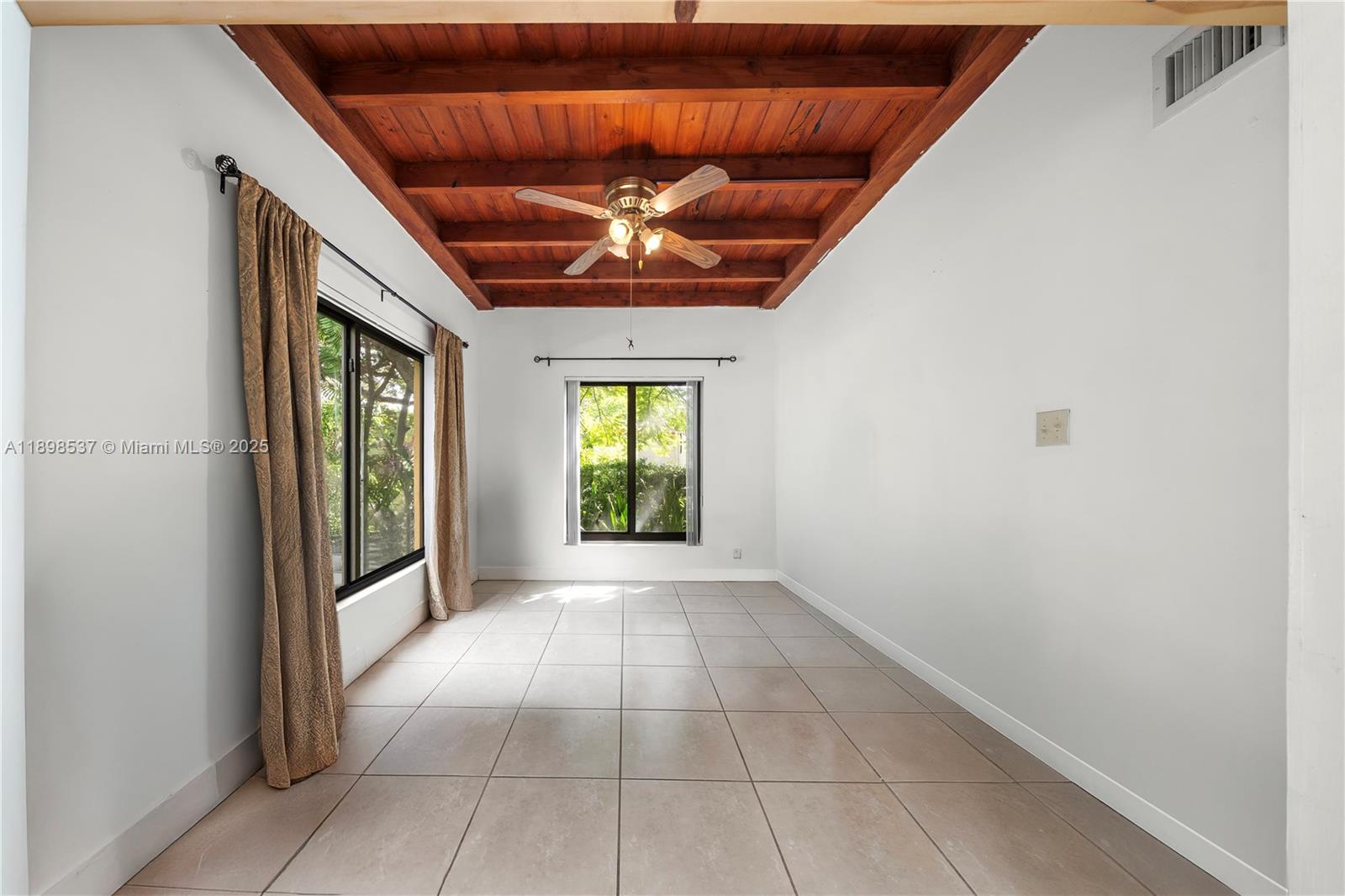 472 NE 130th St North Miami, FL 33161