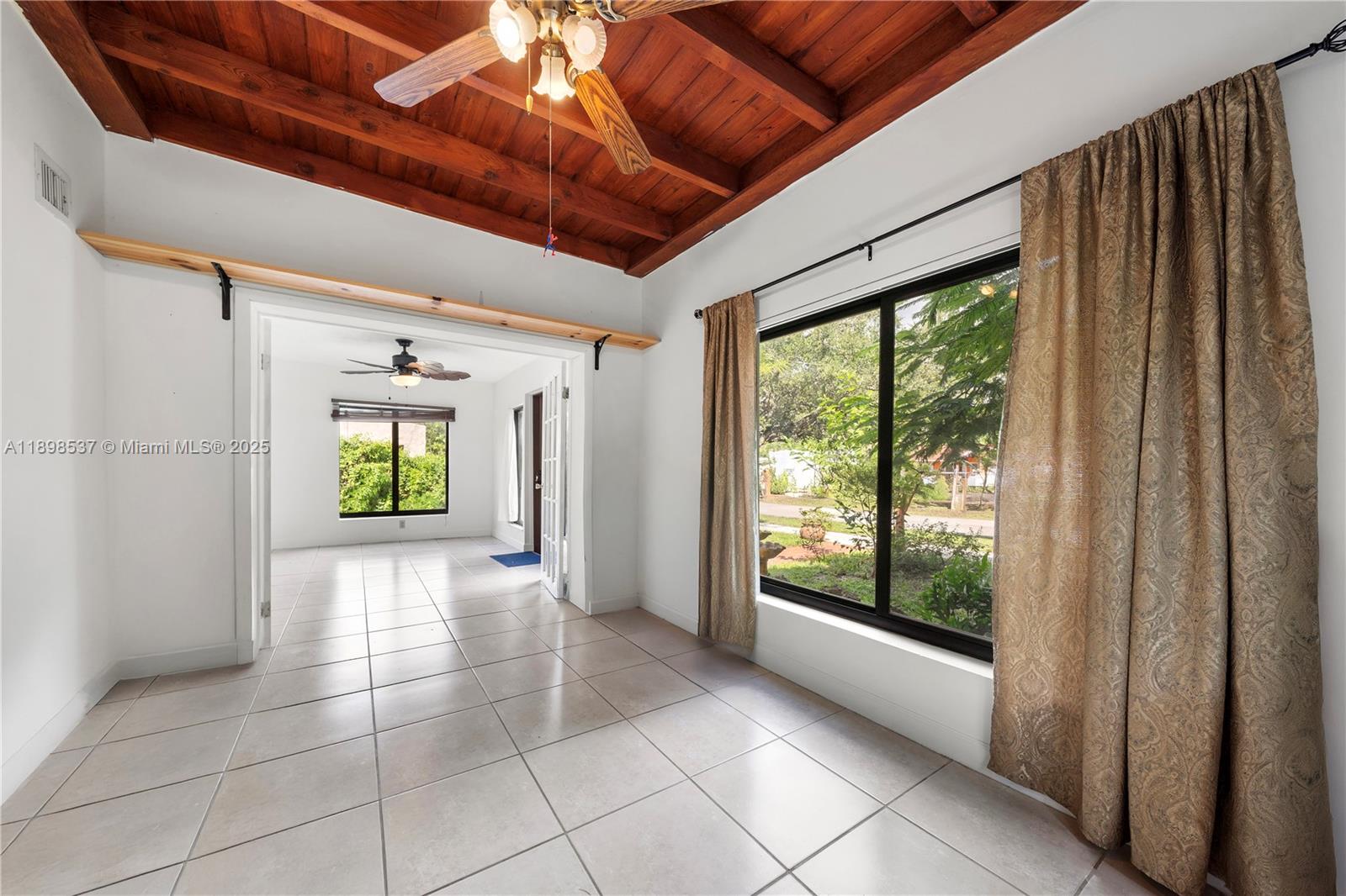 472 NE 130th St North Miami, FL 33161