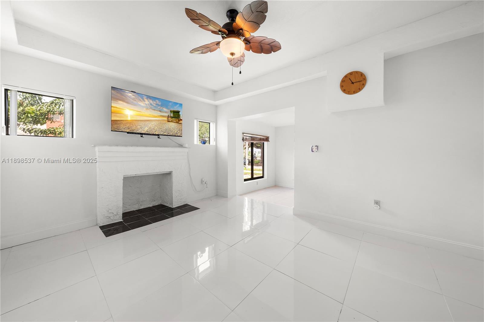 472 NE 130th St North Miami, FL 33161