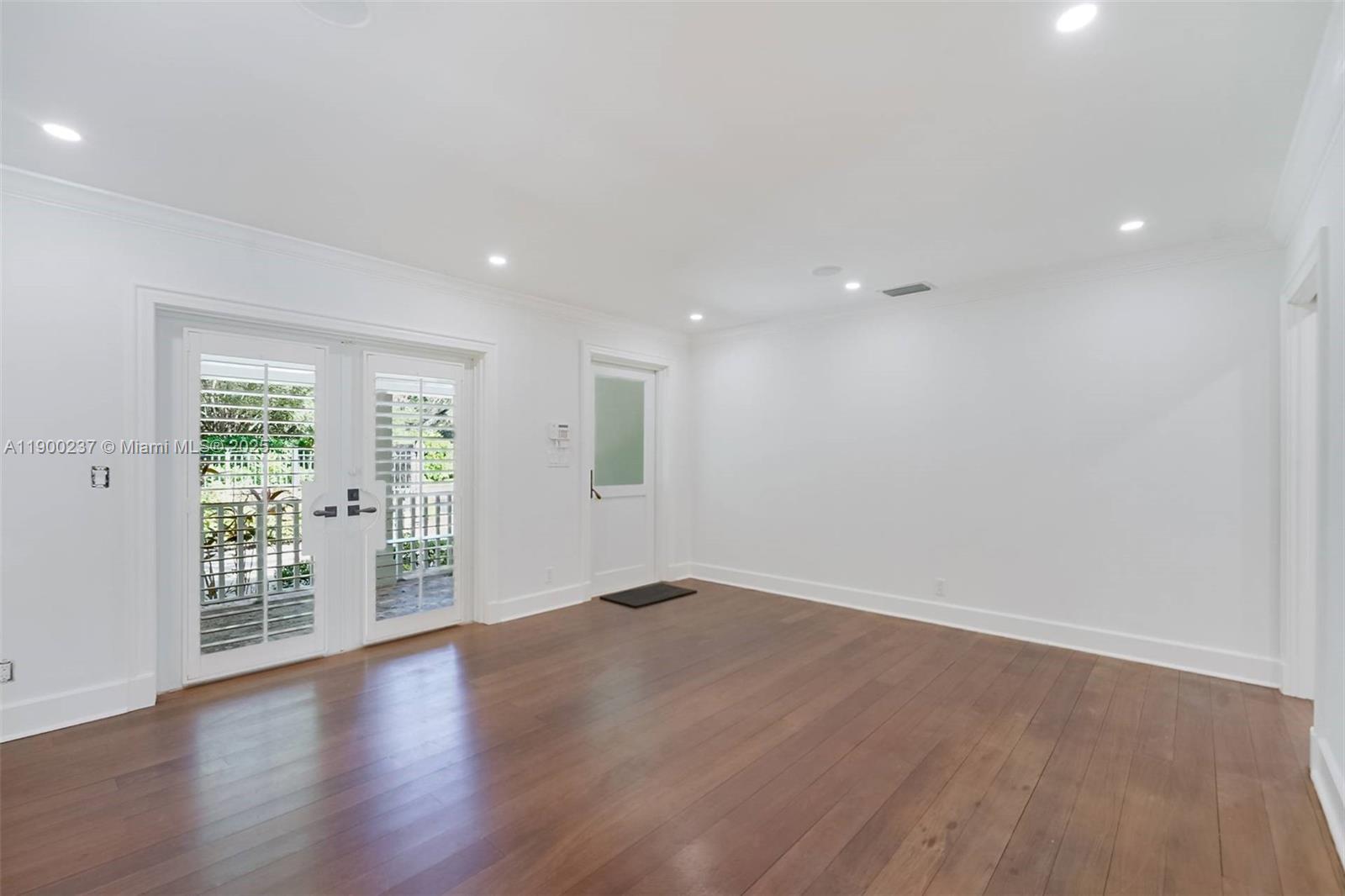 4920 SW 76th St Miami, FL 33143 4920 SW 76th St Miami, FL 33143