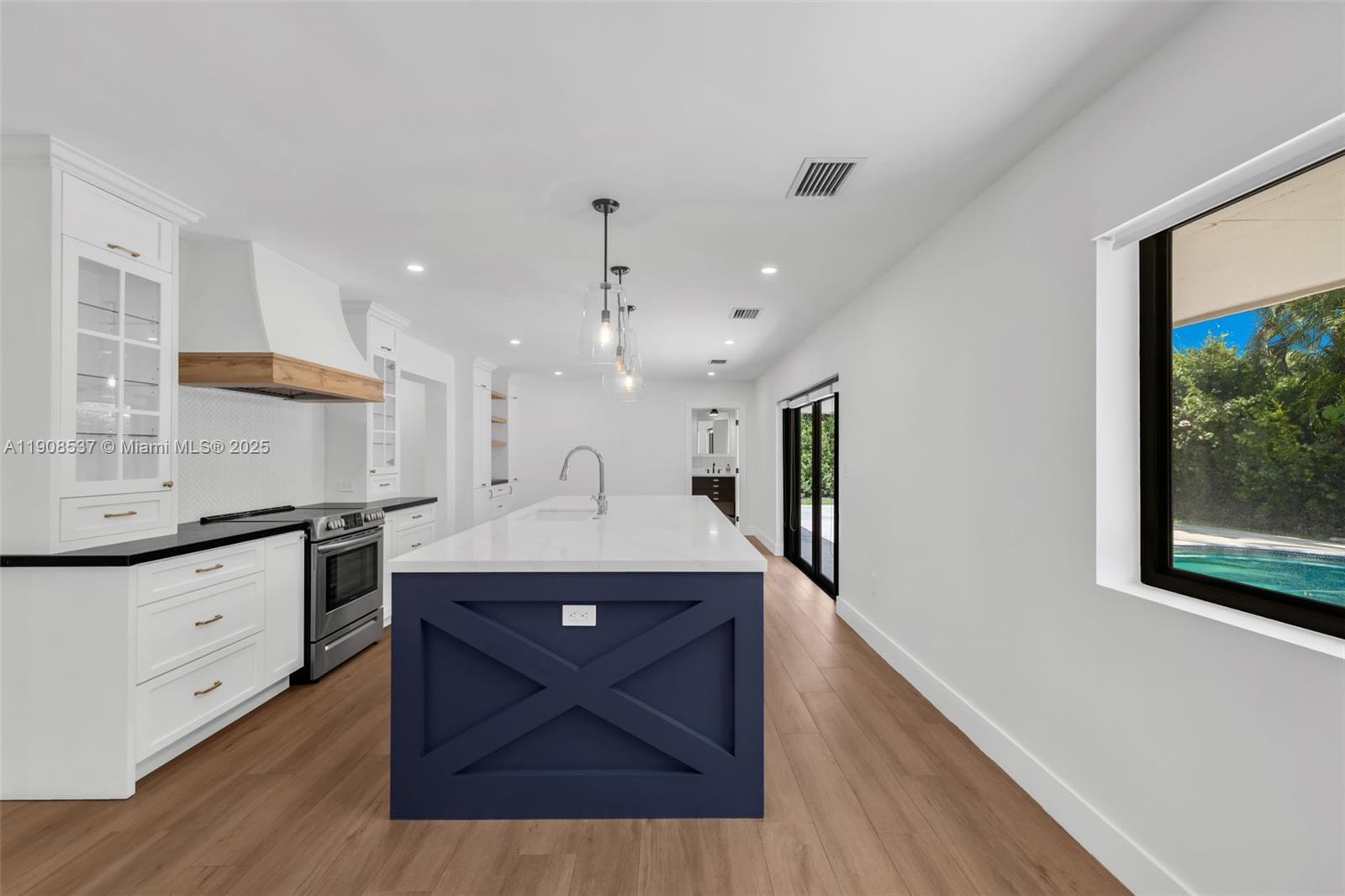 1460 Campamento Ave Coral Gables, FL 33156