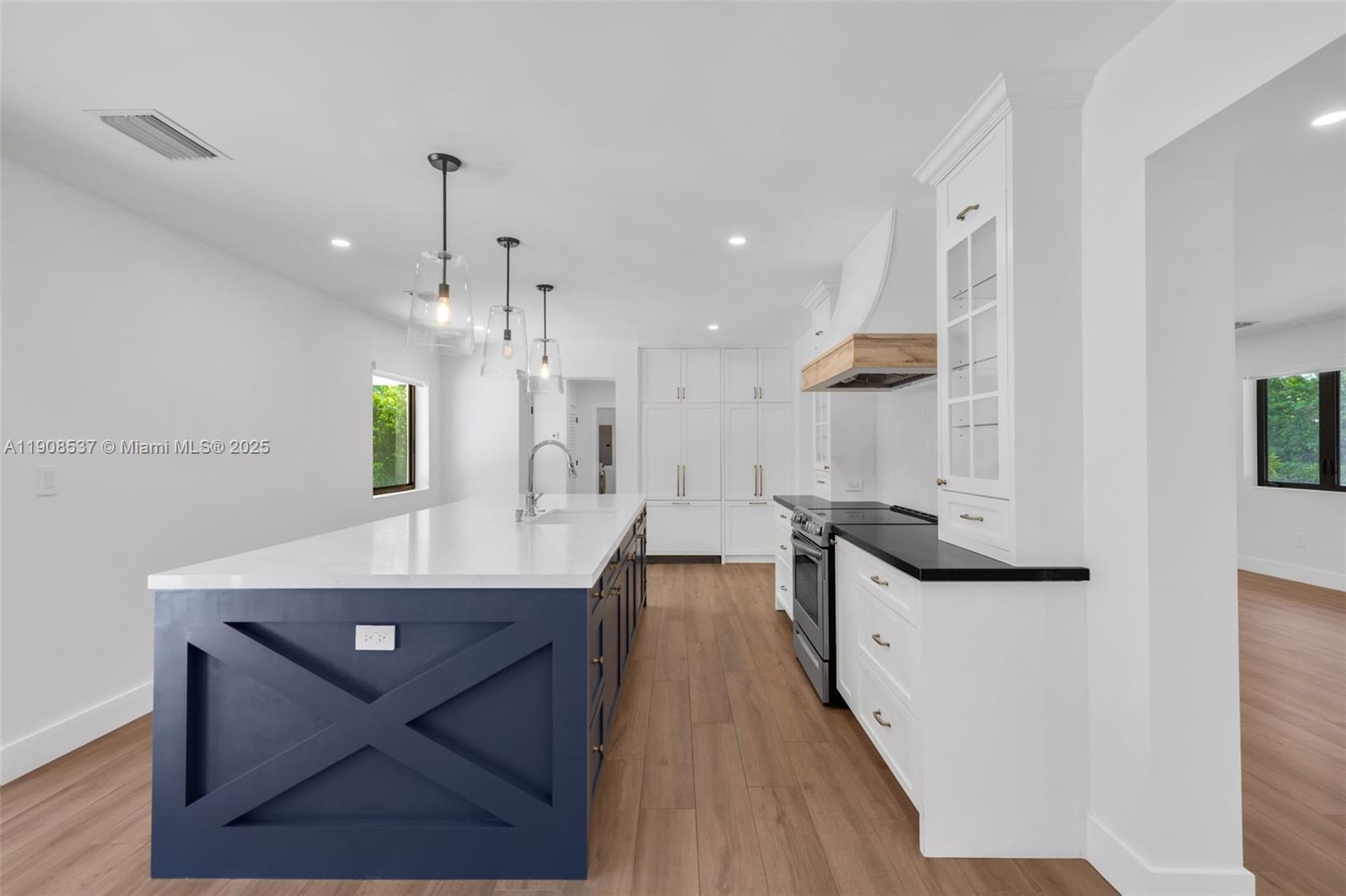 1460 Campamento Ave Coral Gables, FL 33156