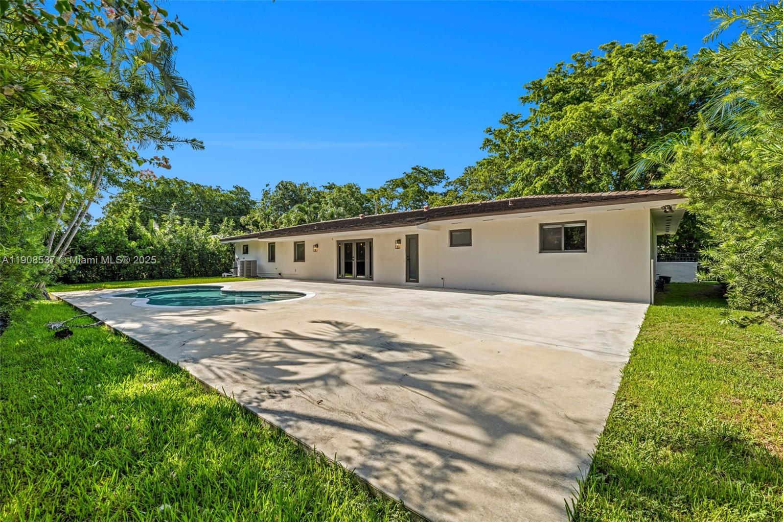 1460 Campamento Ave Coral Gables, FL 33156