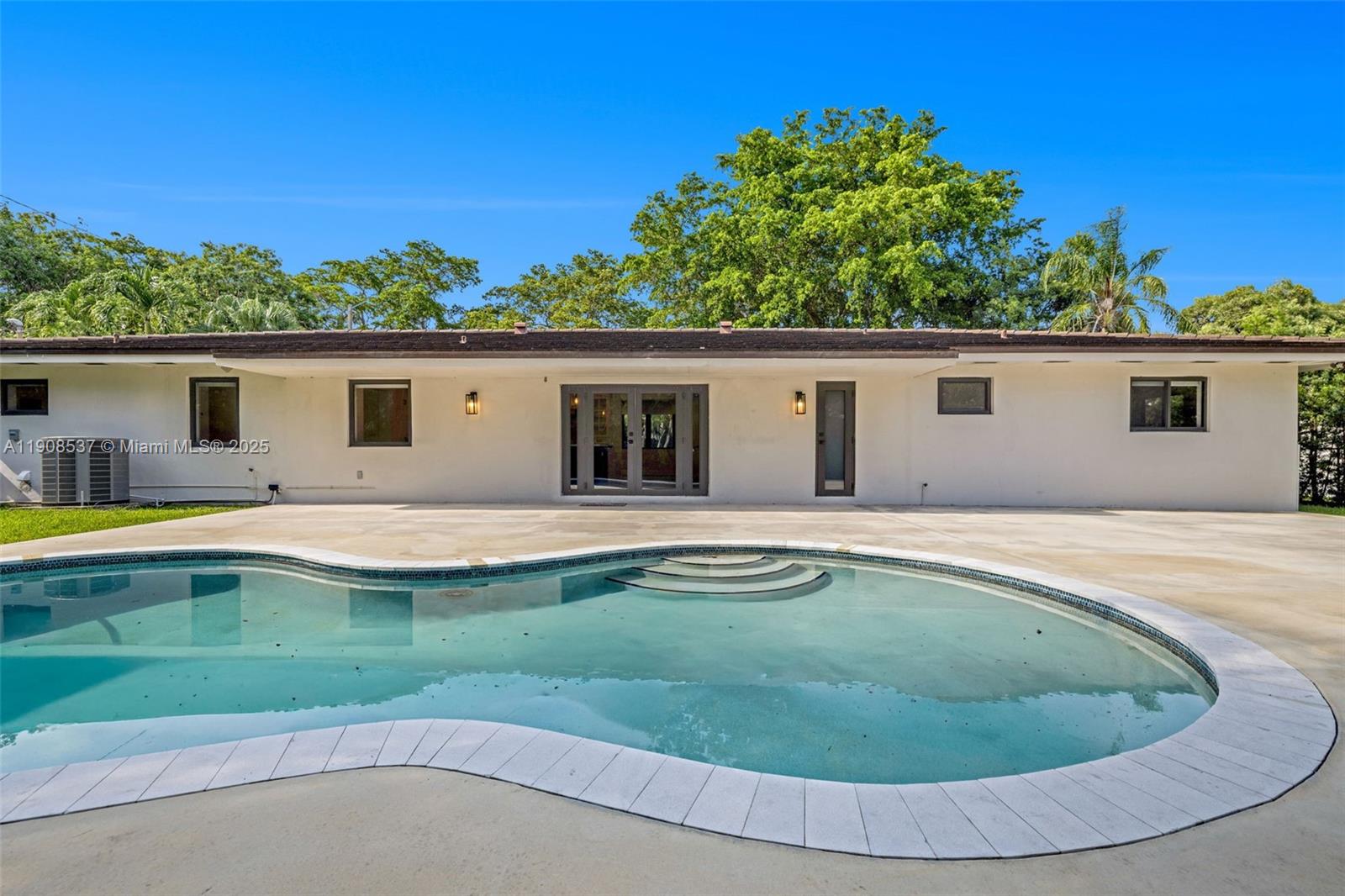 1460 Campamento Ave Coral Gables, FL 33156