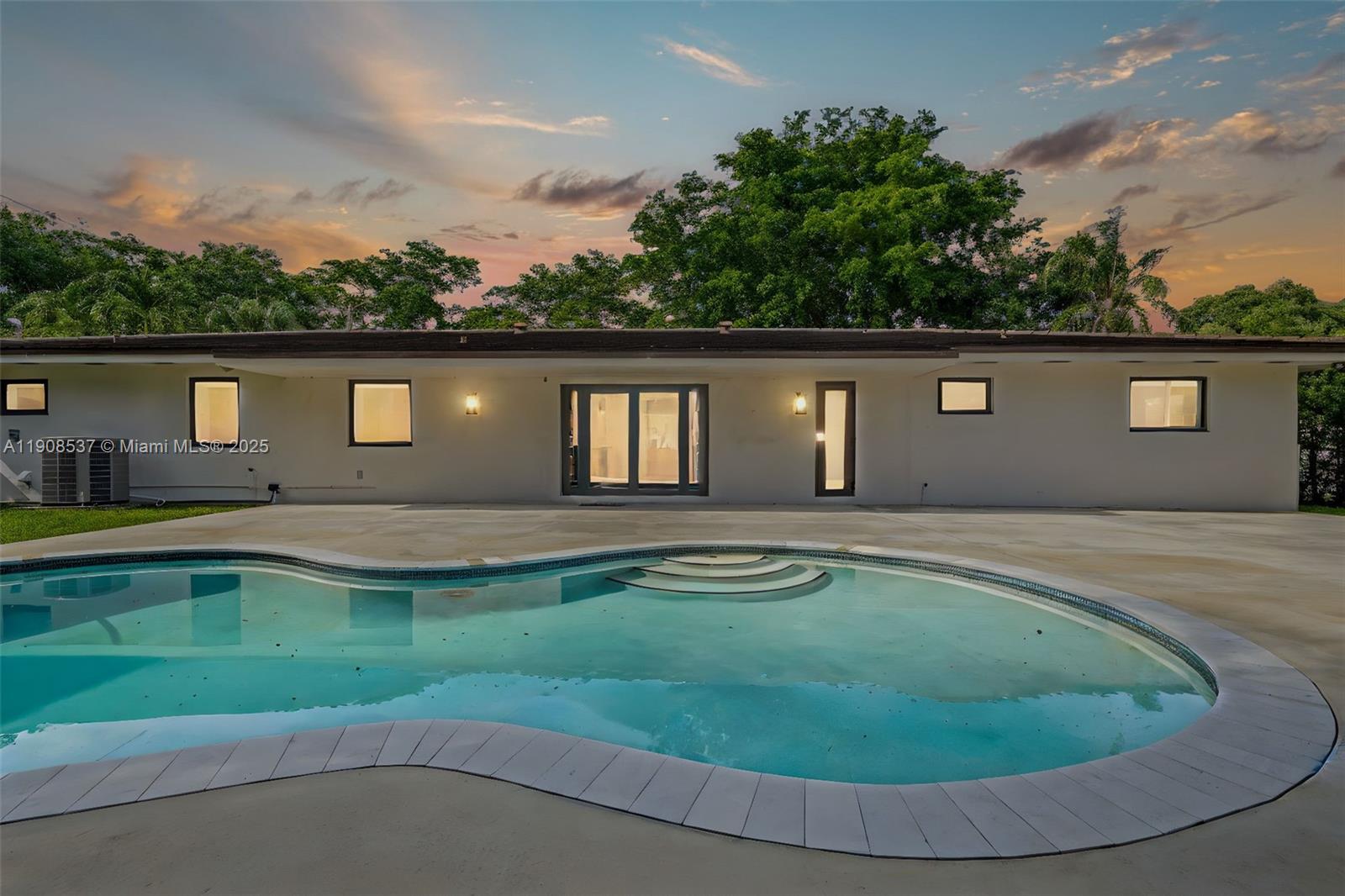 1460 Campamento Ave Coral Gables, FL 33156