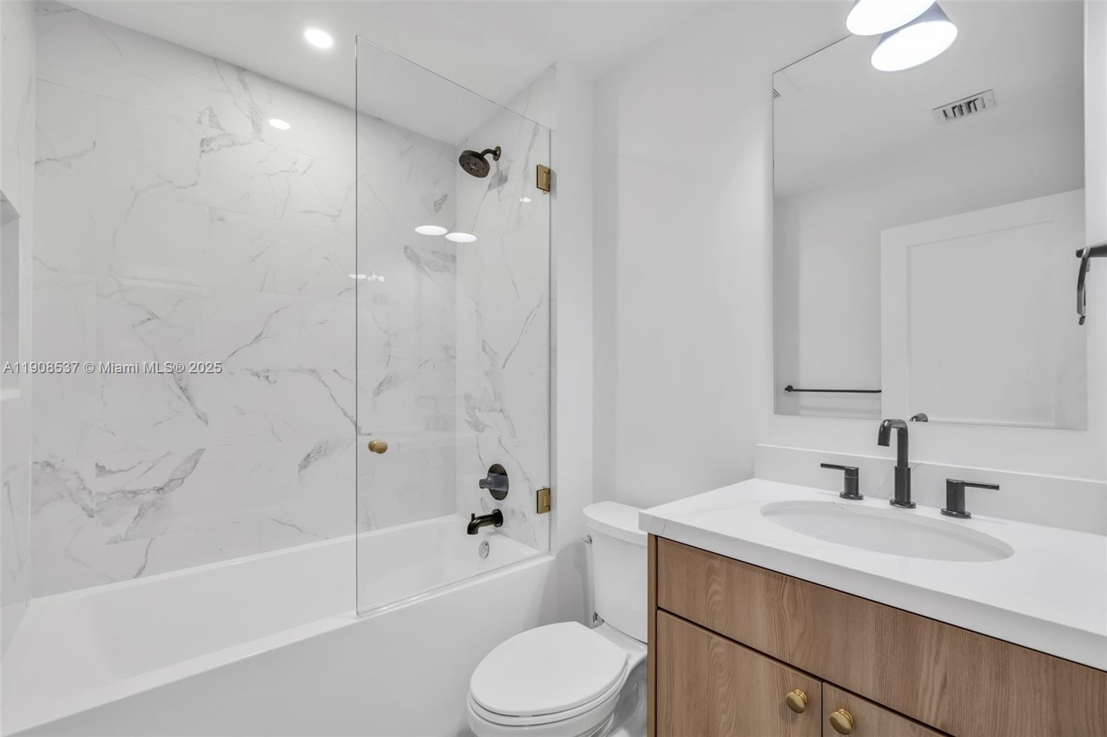 1460 Campamento Ave Coral Gables, FL 33156