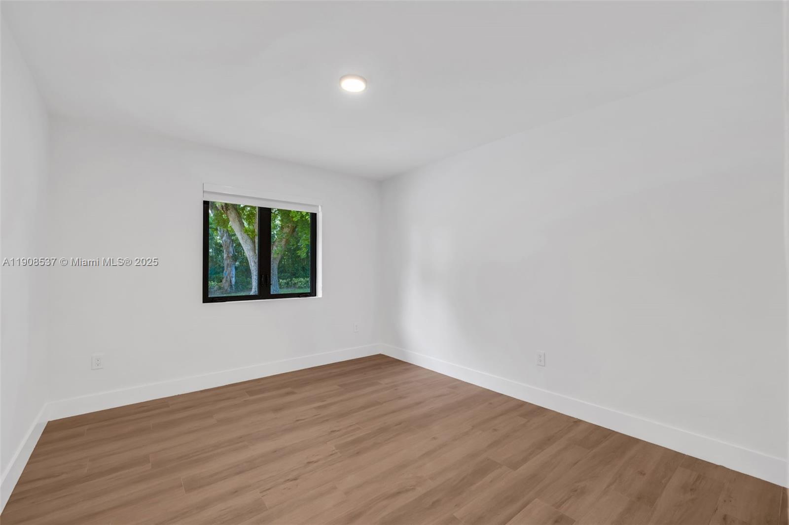 1460 Campamento Ave Coral Gables, FL 33156