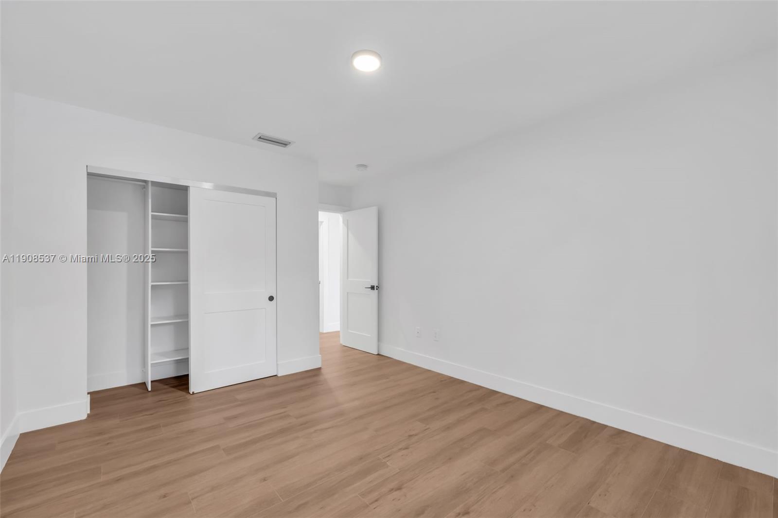 1460 Campamento Ave Coral Gables, FL 33156