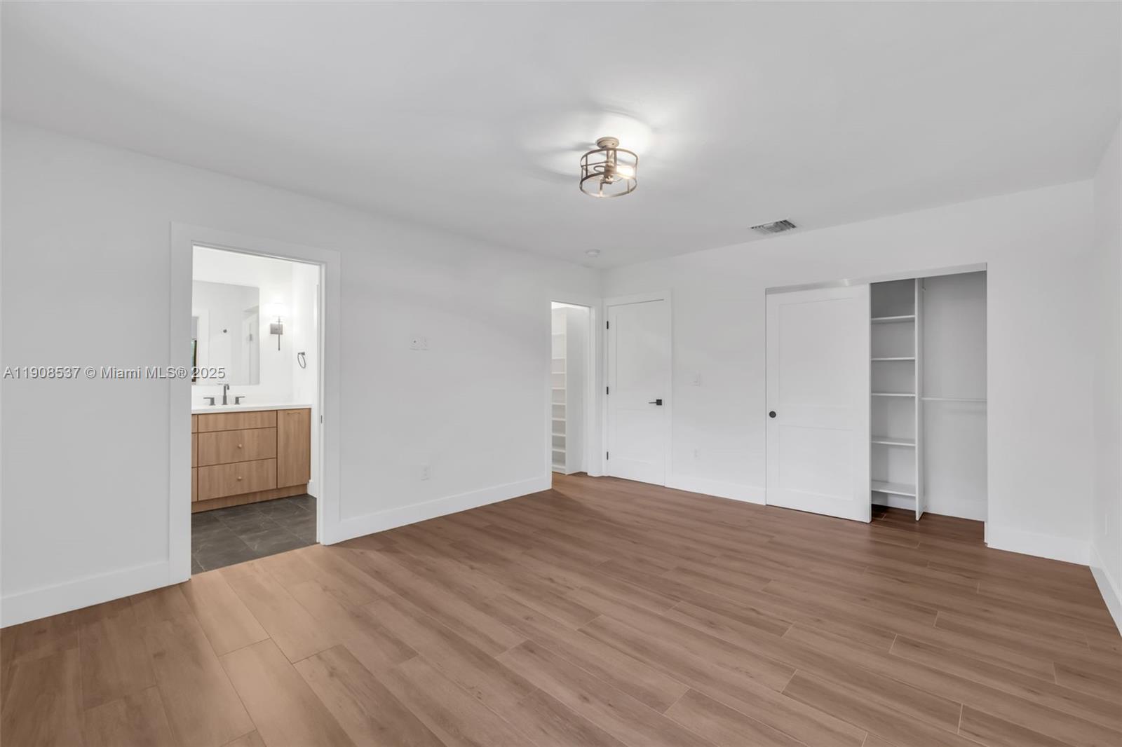 1460 Campamento Ave Coral Gables, FL 33156