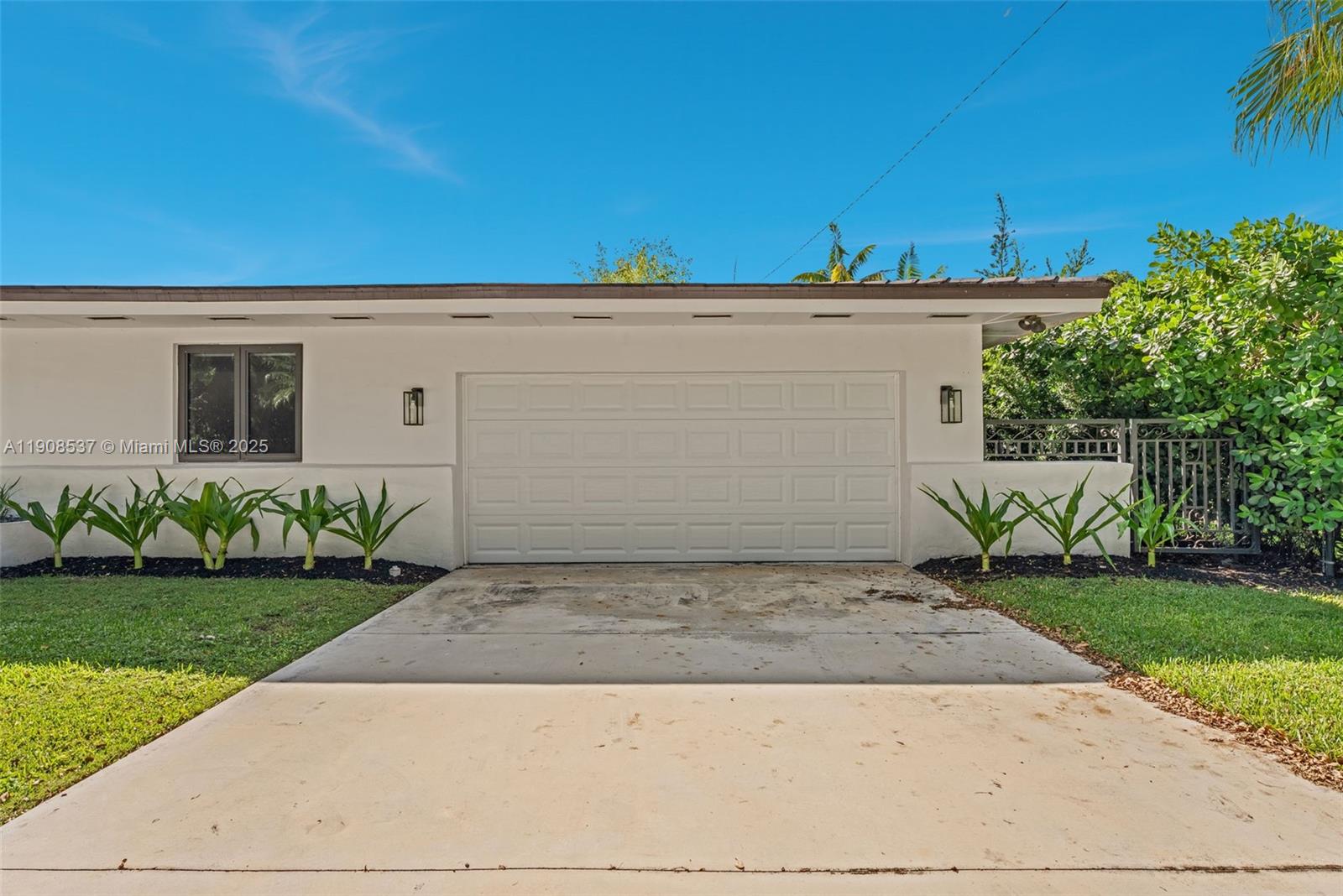 1460 Campamento Ave Coral Gables, FL 33156